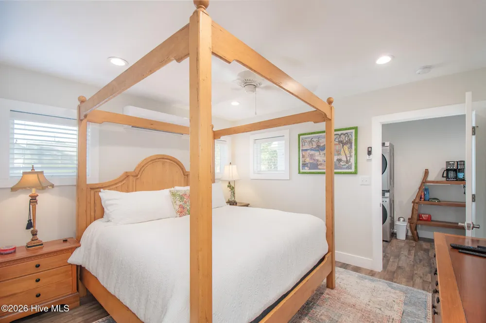 1527 Front Street #B Beaufort, NC 28516