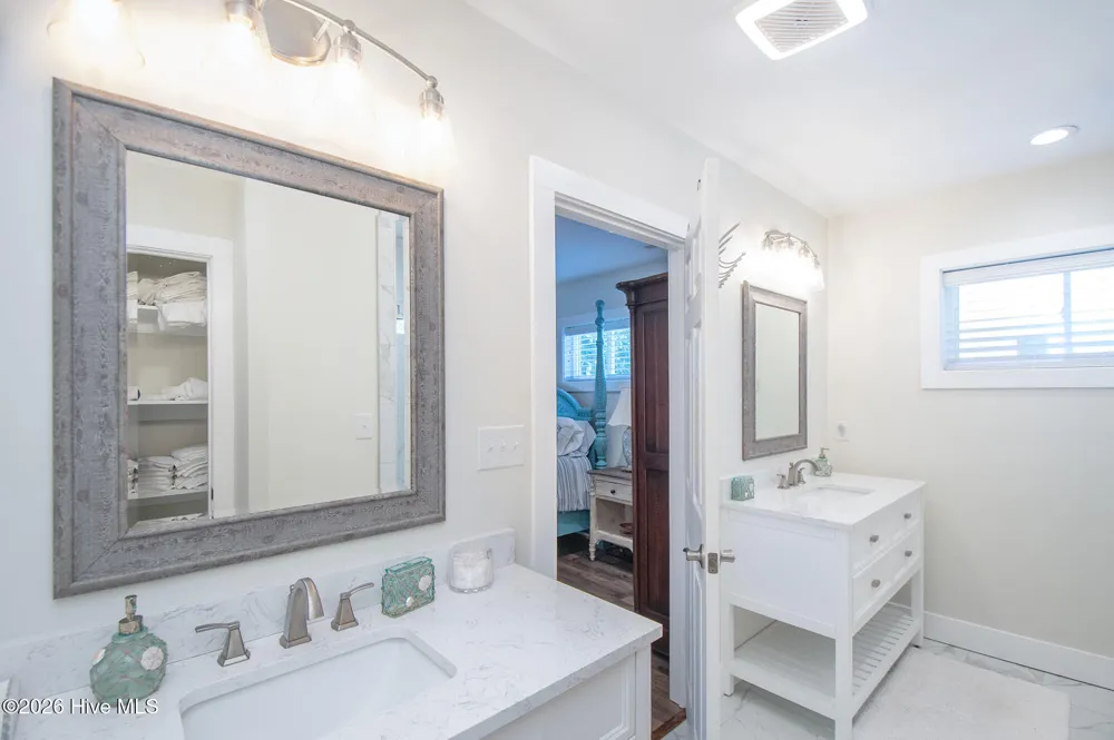 1527 Front Street #B Beaufort, NC 28516