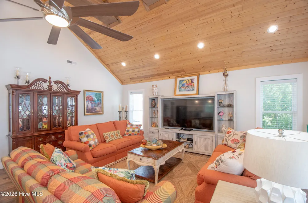 1527 Front Street #B Beaufort, NC 28516