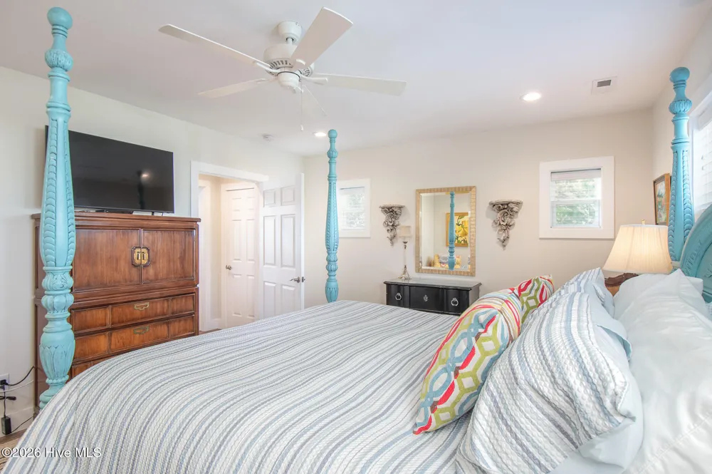 1527 Front Street #B Beaufort, NC 28516