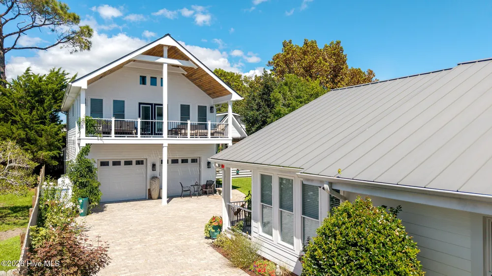 1527 Front Street #B Beaufort, NC 28516