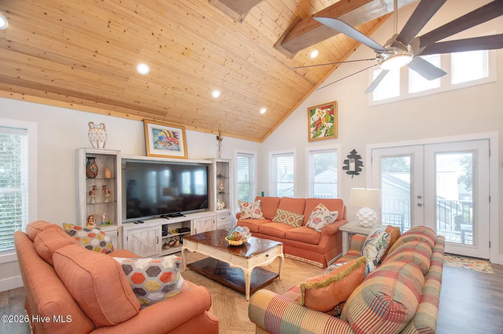 1527 Front Street #B Beaufort, NC 28516