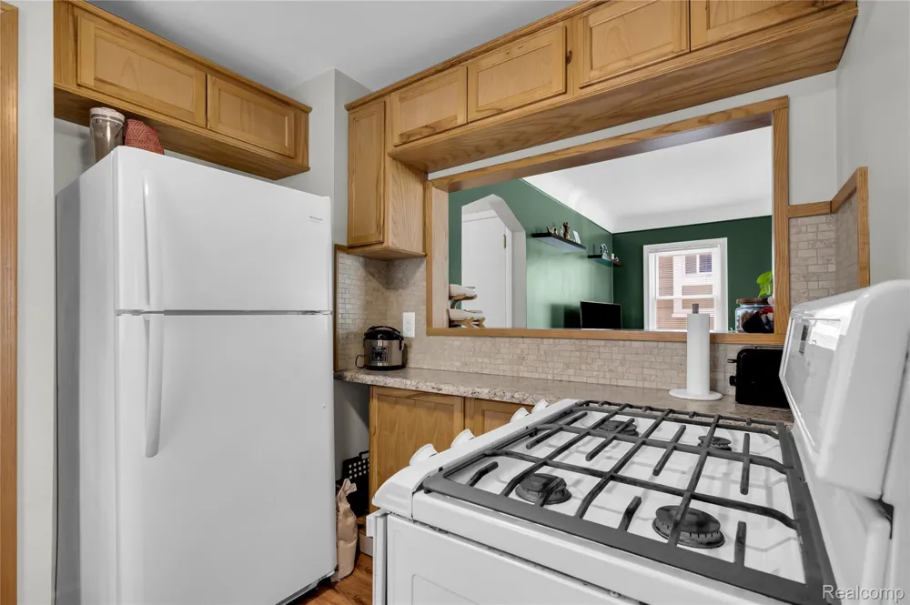 15611 Leona Drive Redford Charter Township, MI 48239