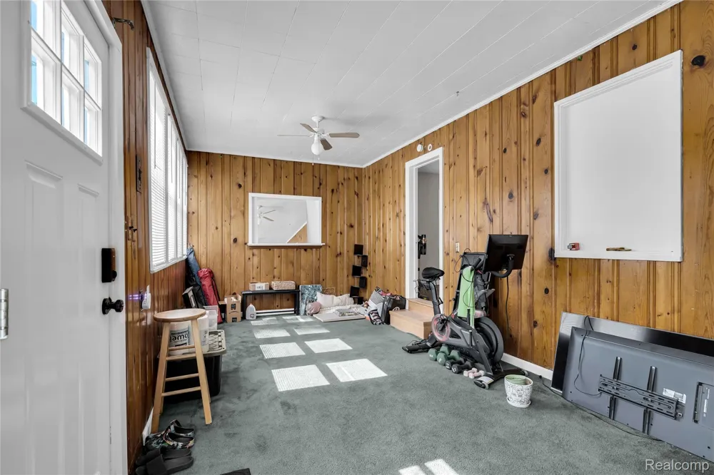 15611 Leona Drive Redford Charter Township, MI 48239