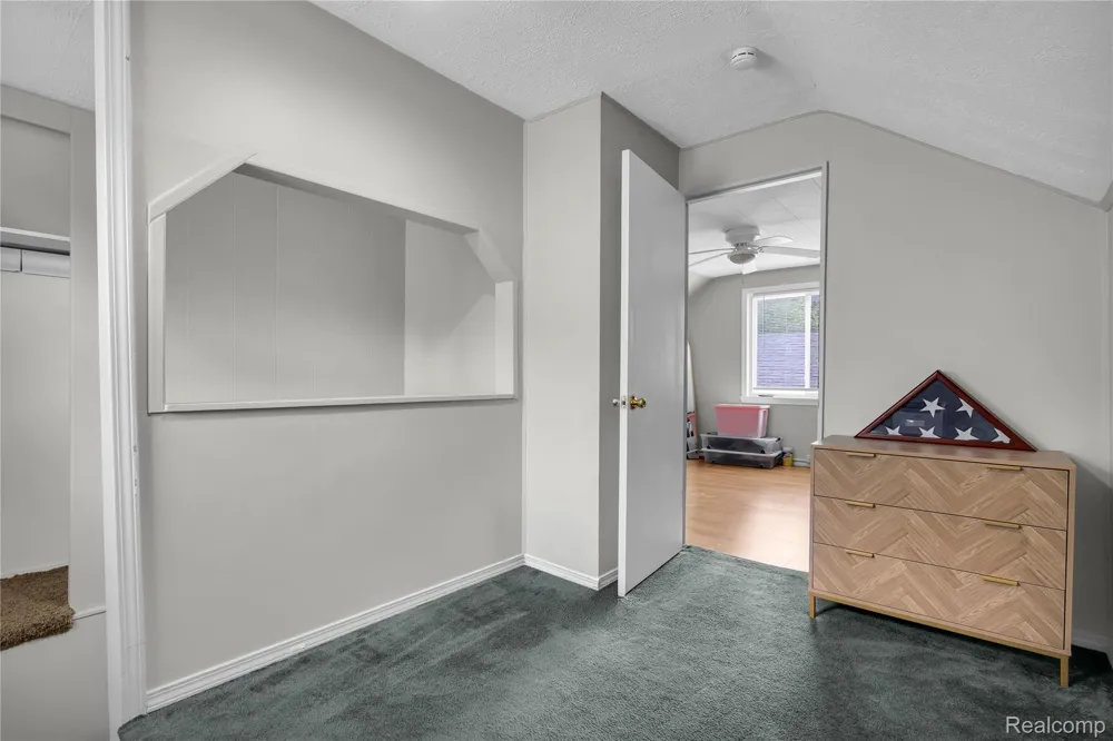 15611 Leona Drive Redford Charter Township, MI 48239
