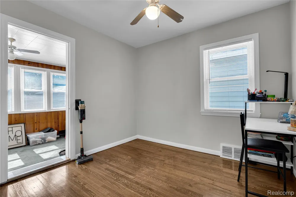 15611 Leona Drive Redford Charter Township, MI 48239