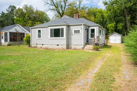 303 Shawnee Trail