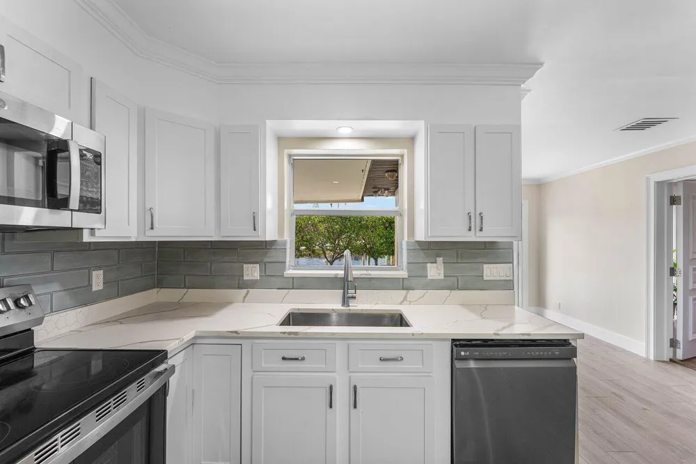 638 Shore Drive Boynton Beach, FL 33435