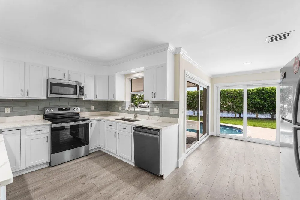 638 Shore Drive Boynton Beach, FL 33435