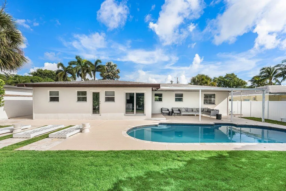 638 Shore Drive Boynton Beach, FL 33435