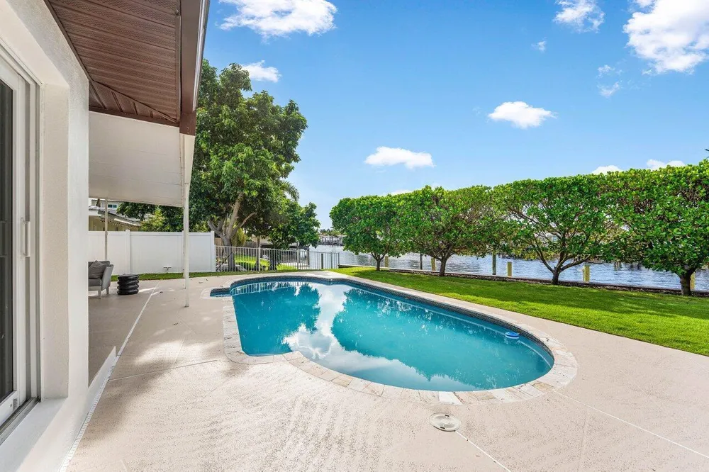 638 Shore Drive Boynton Beach, FL 33435