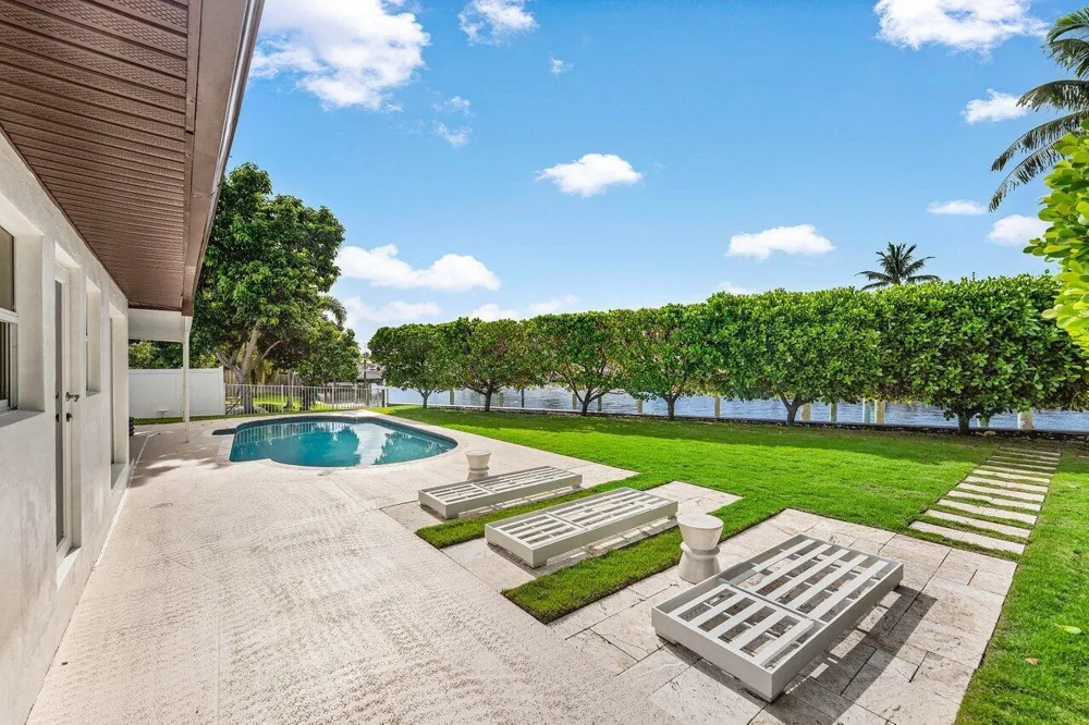 638 Shore Drive Boynton Beach, FL 33435