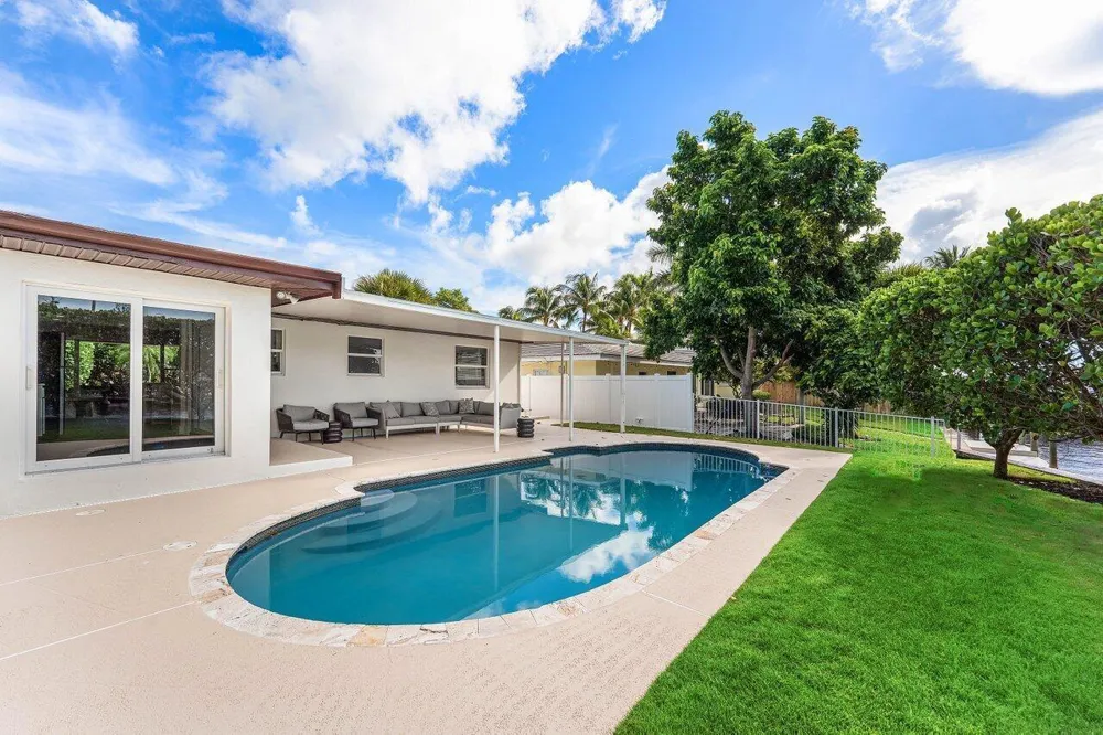 638 Shore Drive Boynton Beach, FL 33435