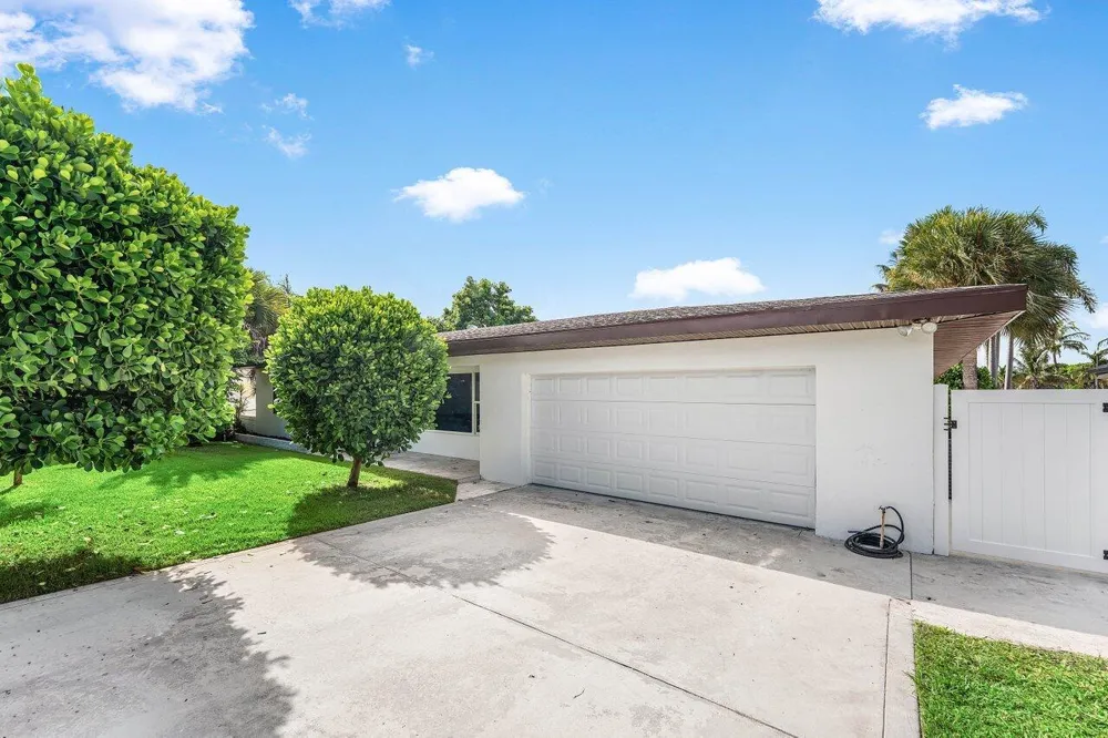 638 Shore Drive Boynton Beach, FL 33435