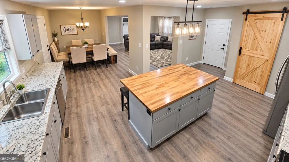 436 Canyon RD Woodbury, GA 30293