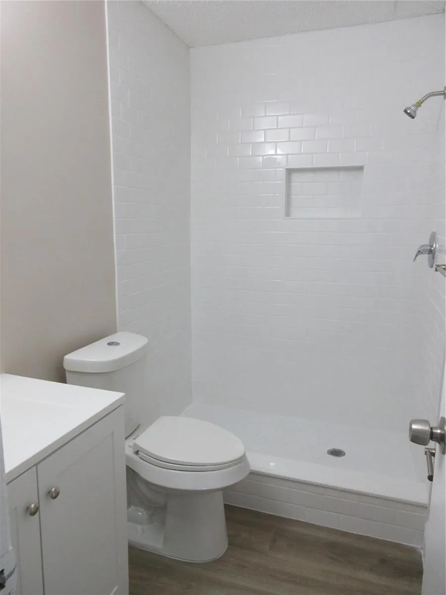 8601 NW 35TH STREET #11 Coral Springs, FL 33065