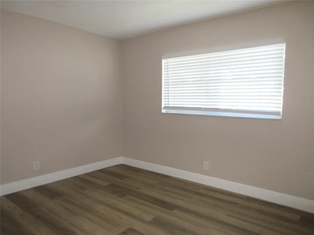 8601 NW 35TH STREET #11 Coral Springs, FL 33065