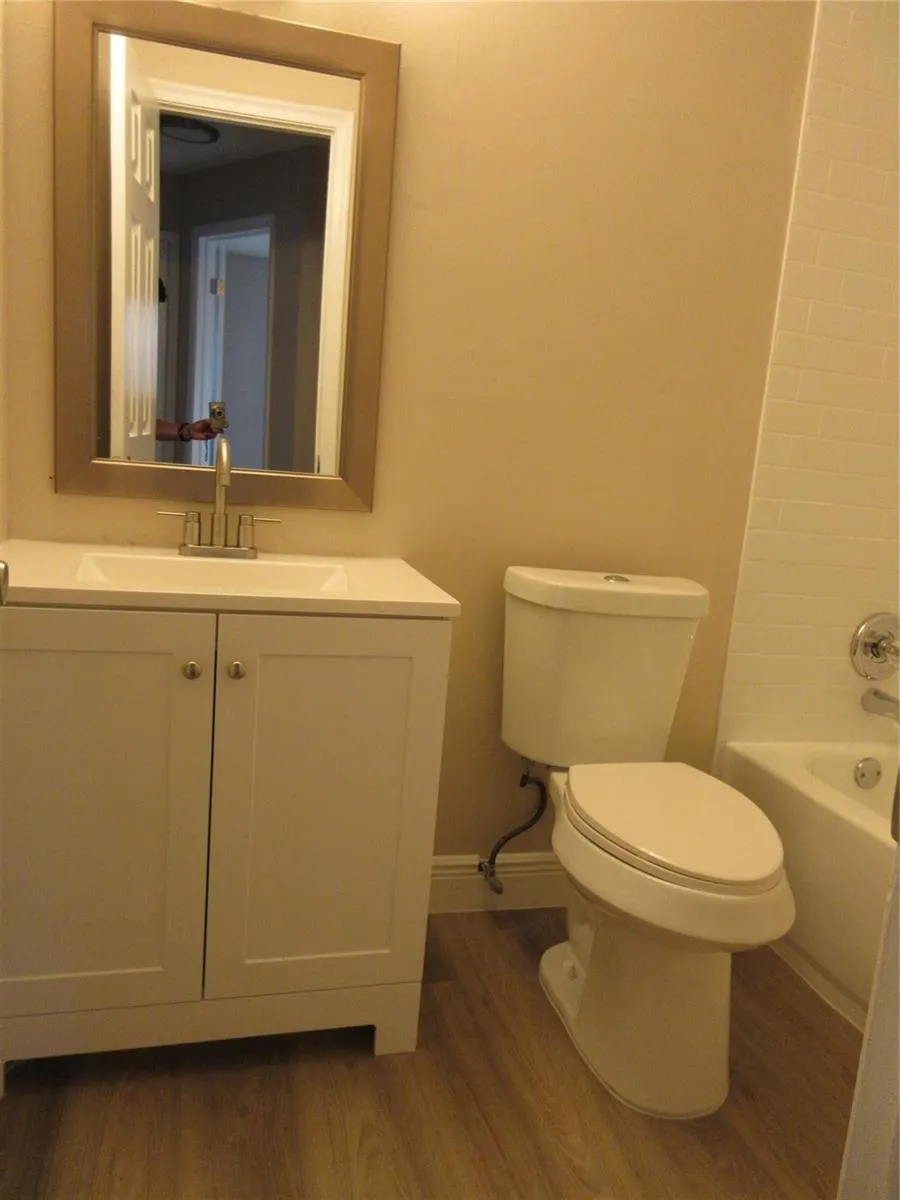 8601 NW 35TH STREET #11 Coral Springs, FL 33065