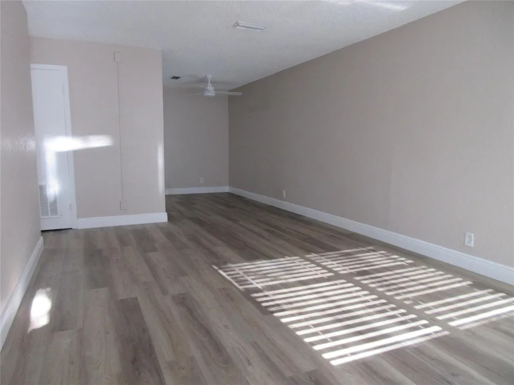 8601 NW 35TH STREET #11 Coral Springs, FL 33065