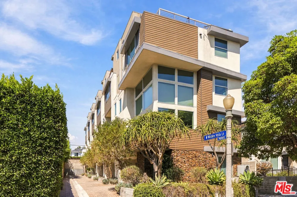 5411 W Wilshire Vista Lane Los Angeles, CA 90019