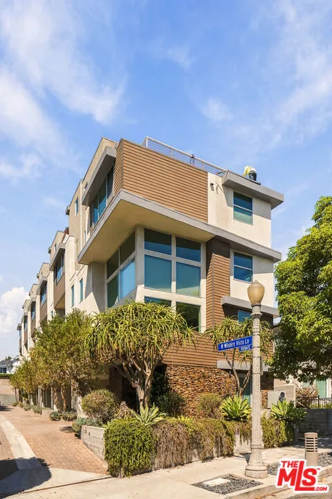 5411 W Wilshire Vista Lane Los Angeles, CA 90019
