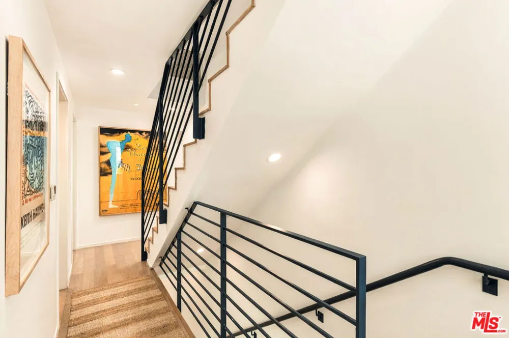 5411 W Wilshire Vista Lane Los Angeles, CA 90019
