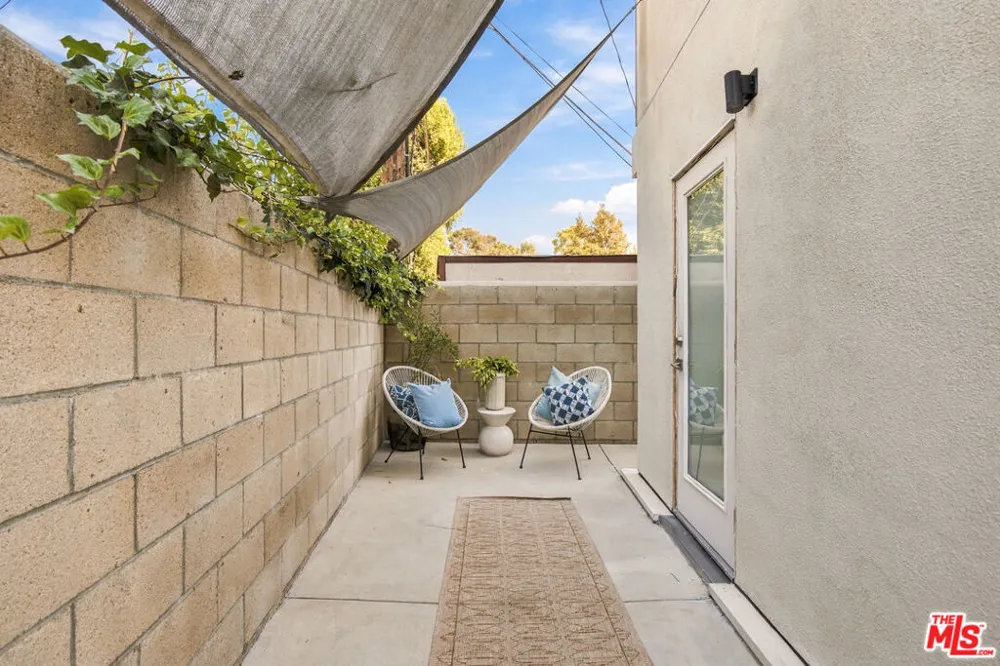 5411 W Wilshire Vista Lane Los Angeles, CA 90019