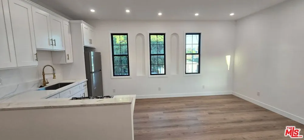 1047 Irolo Street #200 Los Angeles, CA 90006