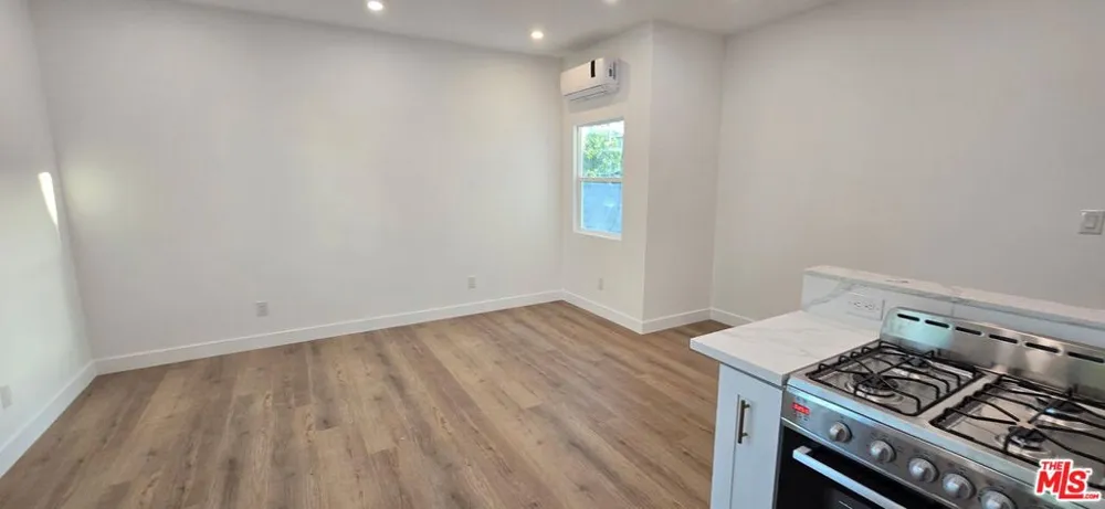 1047 Irolo Street #200 Los Angeles, CA 90006