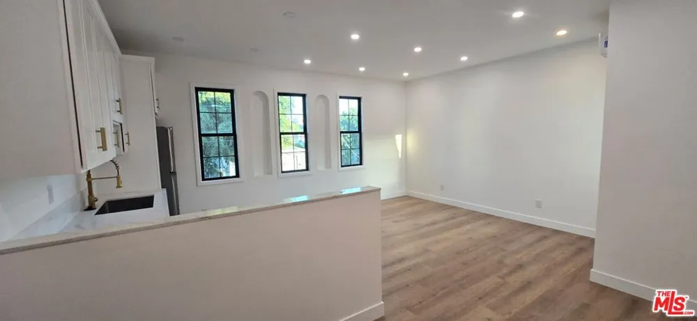 1047 Irolo Street #200 Los Angeles, CA 90006