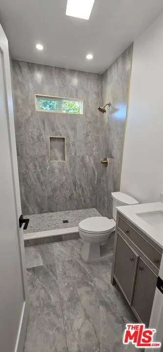 1047 Irolo Street #200 Los Angeles, CA 90006