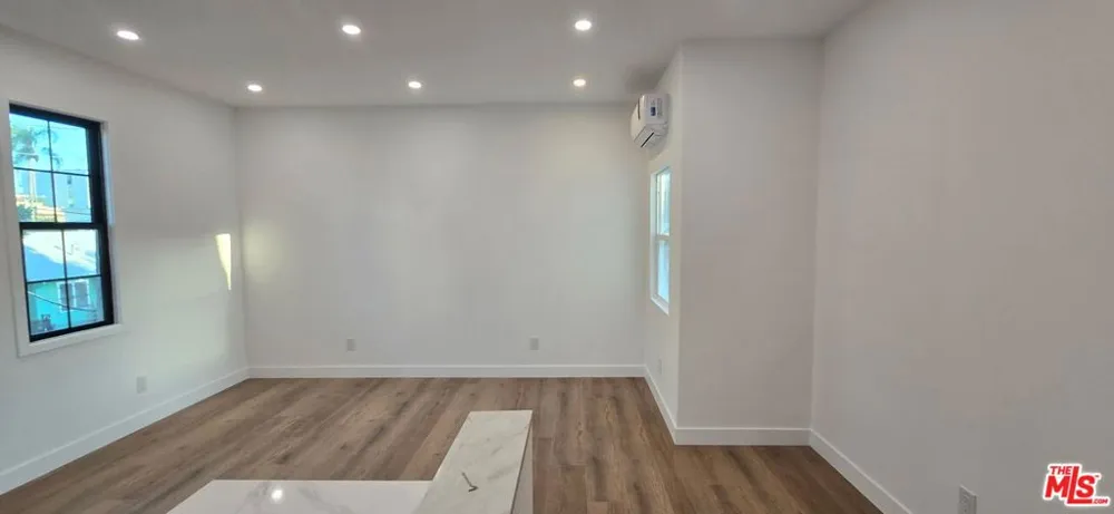 1047 Irolo Street #200 Los Angeles, CA 90006