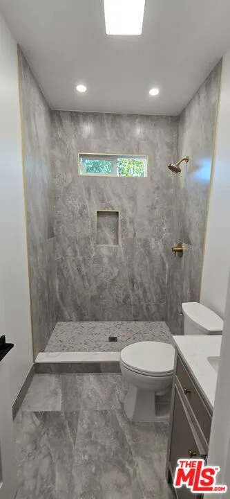 1047 Irolo Street #200 Los Angeles, CA 90006