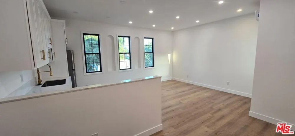 1047 Irolo Street #200 Los Angeles, CA 90006