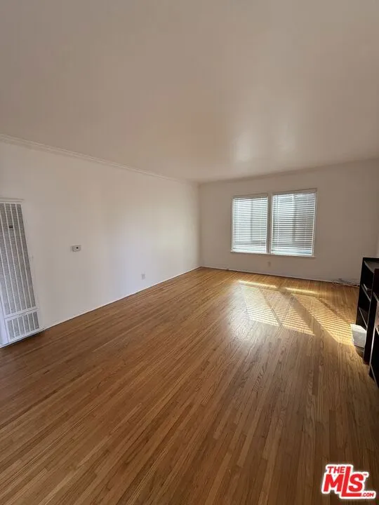 2037 Stewart Street Santa Monica, CA 90404