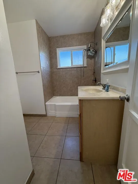 2037 Stewart Street Santa Monica, CA 90404