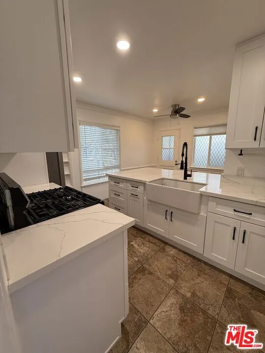2037 Stewart Street Santa Monica, CA 90404