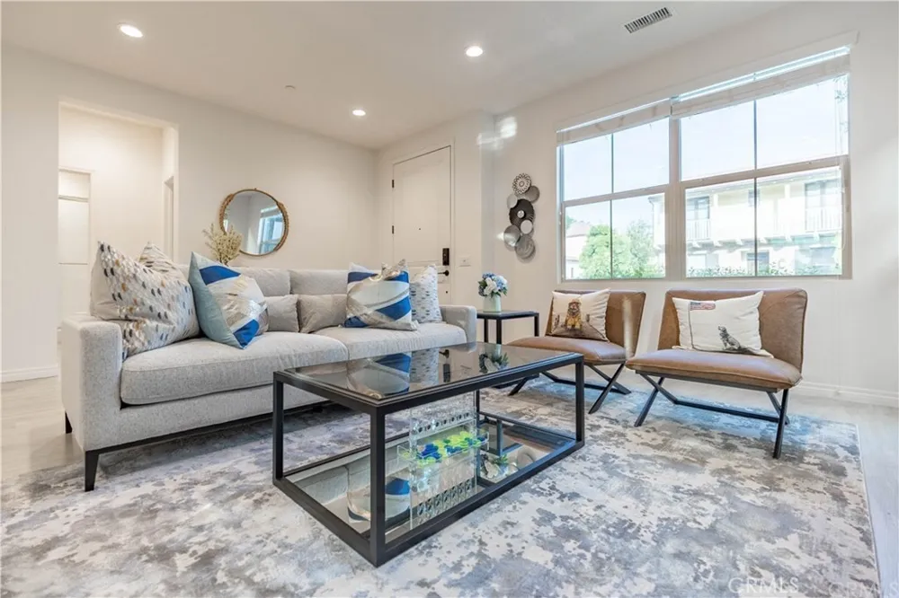 55 Henson Irvine, CA 92620