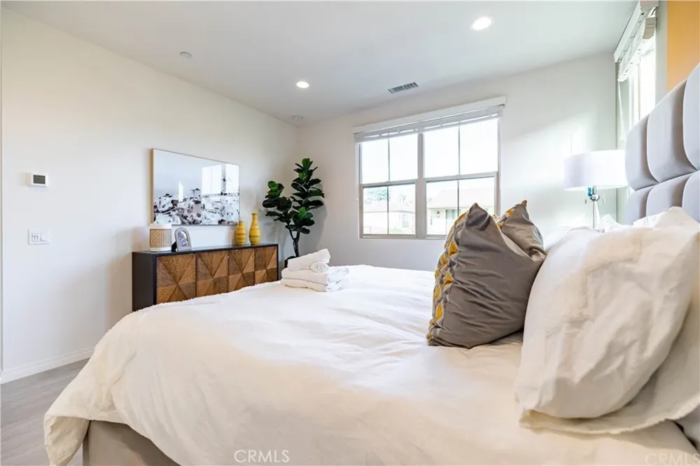 55 Henson Irvine, CA 92620