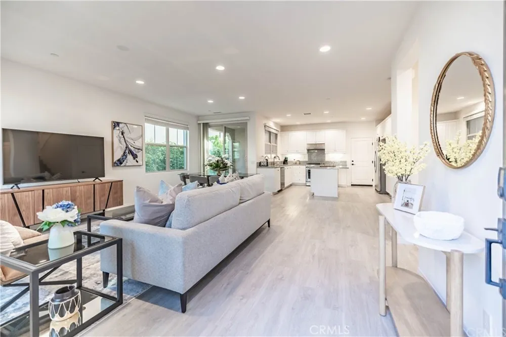 55 Henson Irvine, CA 92620