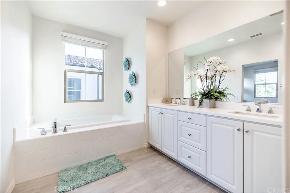55 Henson Irvine, CA 92620