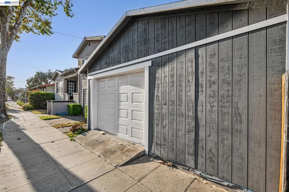 1801 Wood St Alameda, CA 94501
