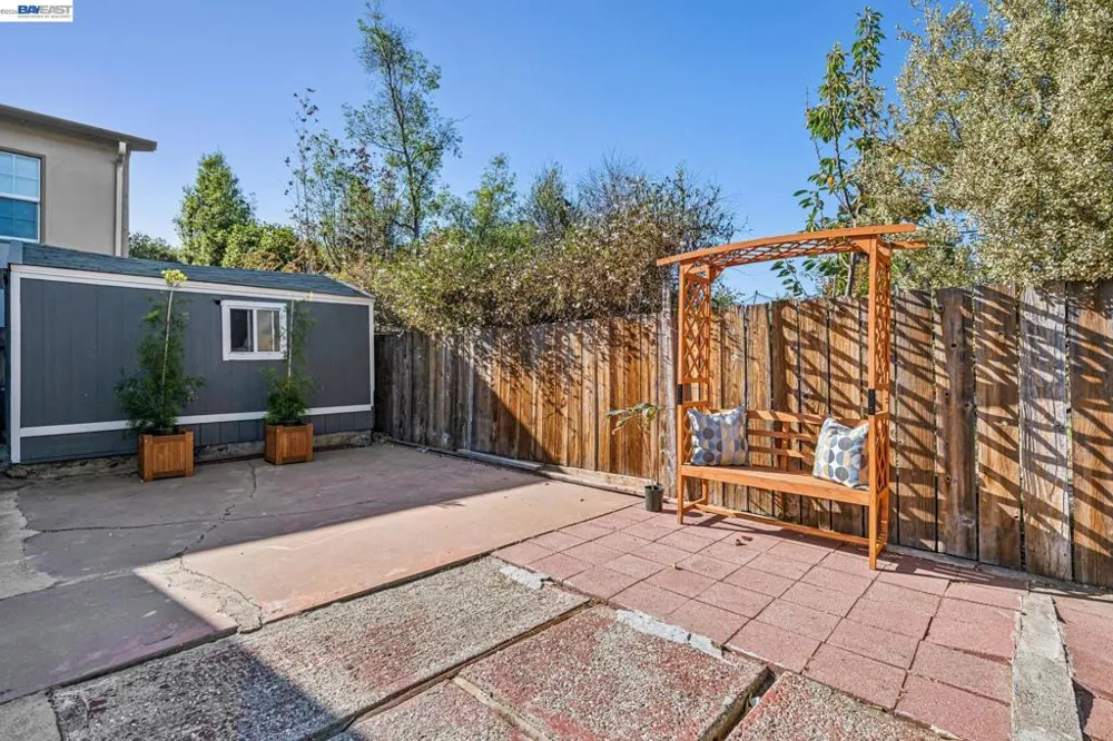 1801 Wood St Alameda, CA 94501