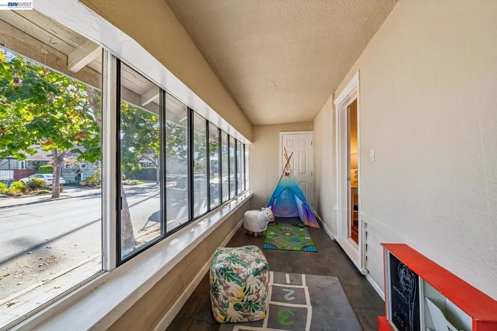 1801 Wood St Alameda, CA 94501