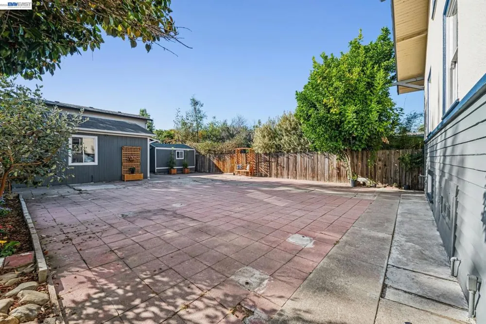 1801 Wood St Alameda, CA 94501