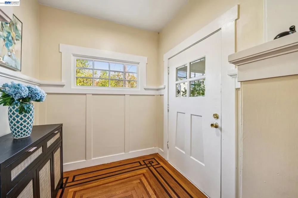 1801 Wood St Alameda, CA 94501