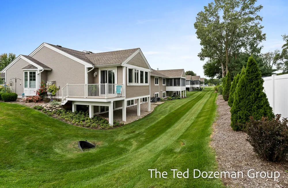 897 Clareridge Court Holland, MI 49423