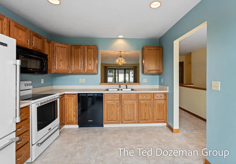 897 Clareridge Court Holland, MI 49423
