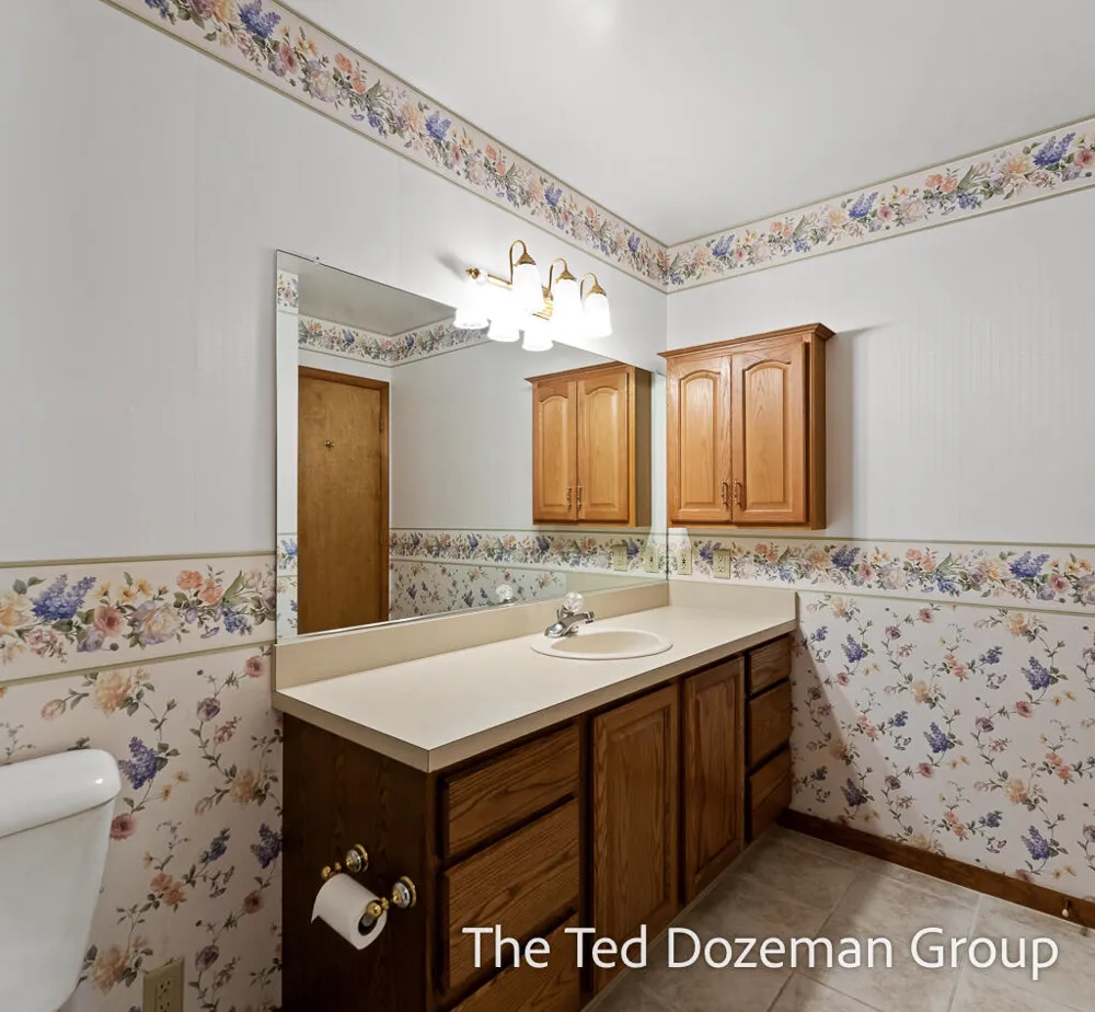 897 Clareridge Court Holland, MI 49423