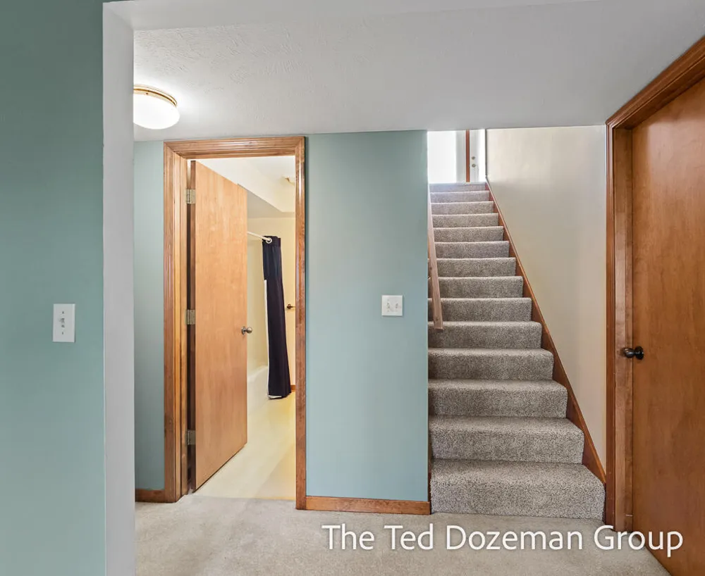 897 Clareridge Court Holland, MI 49423